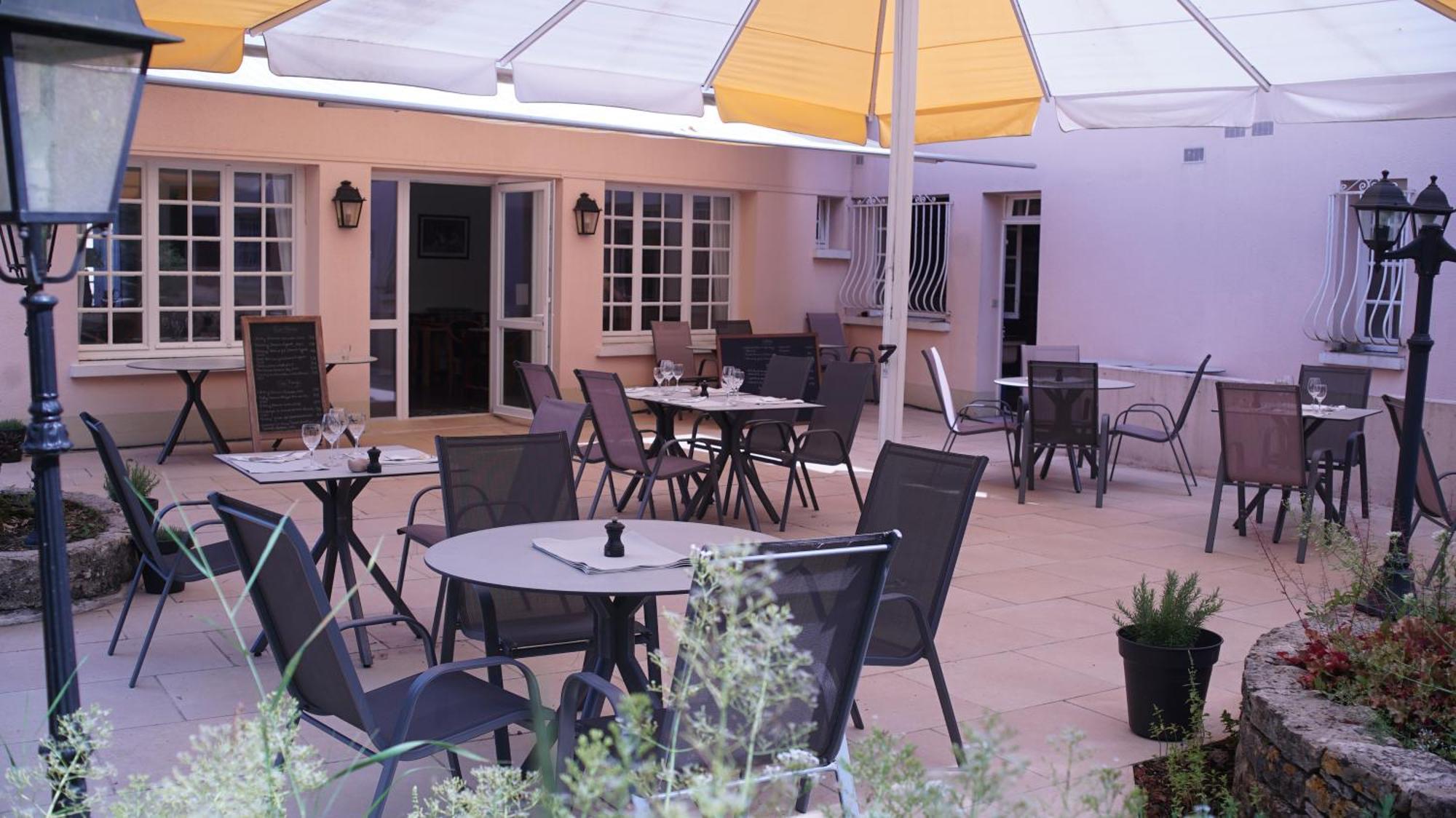 Hotel Les Fleurs Pontaubert ภายนอก รูปภาพ