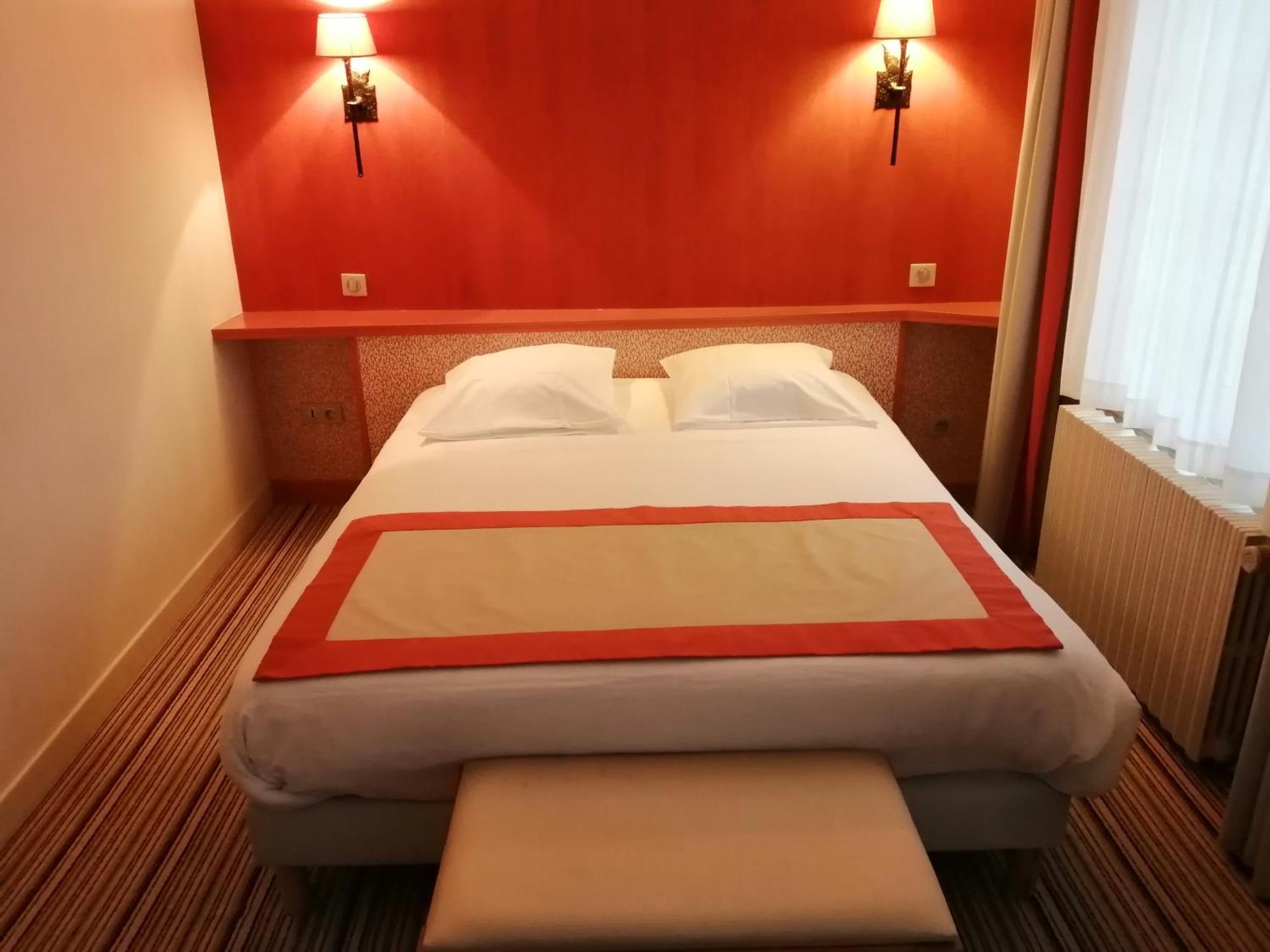Hotel Les Fleurs Pontaubert ภายนอก รูปภาพ
