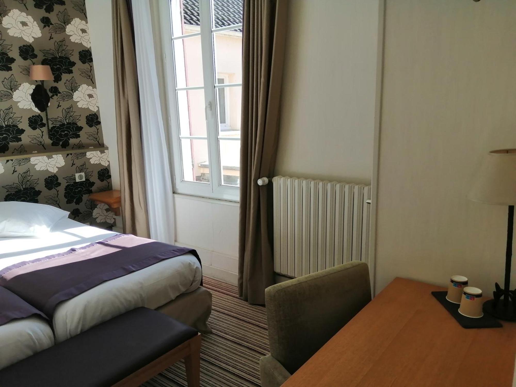 Hotel Les Fleurs Pontaubert ภายนอก รูปภาพ