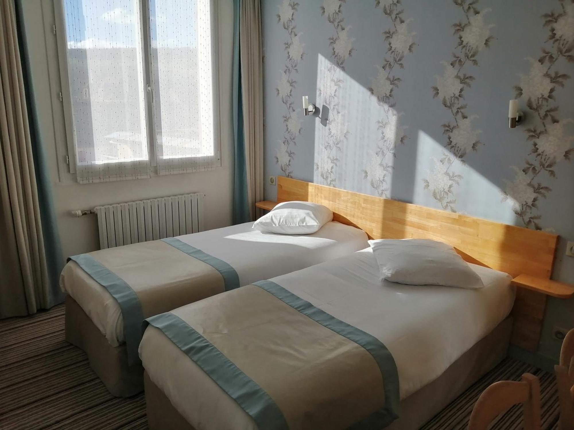 Hotel Les Fleurs Pontaubert ภายนอก รูปภาพ