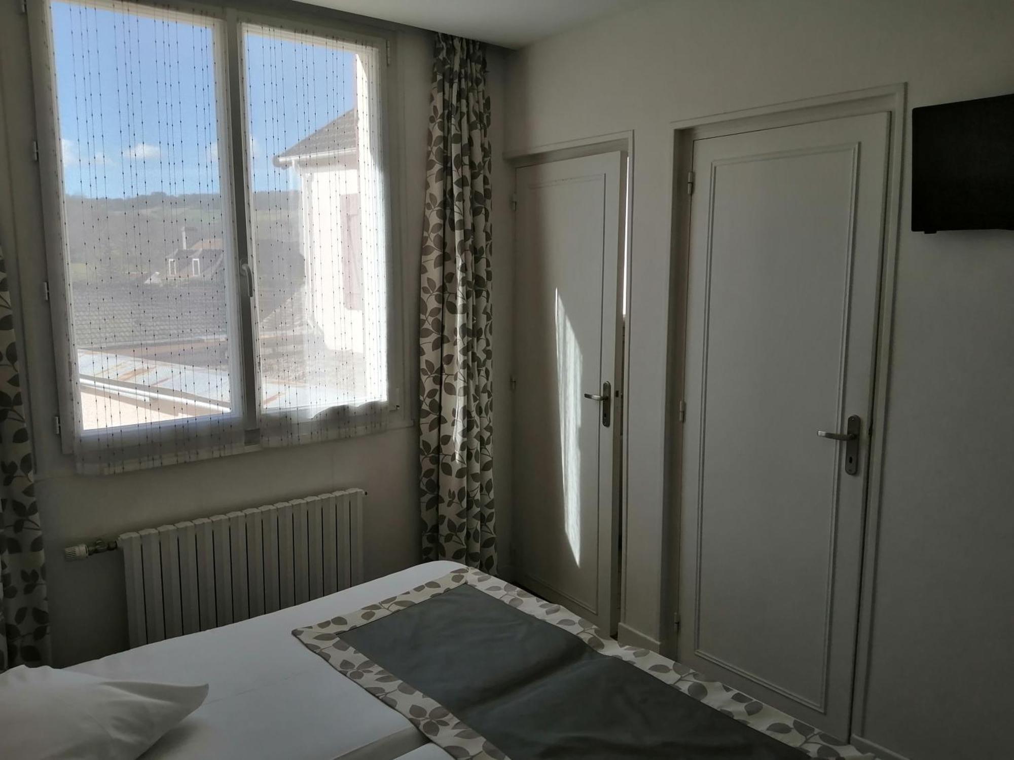 Hotel Les Fleurs Pontaubert ภายนอก รูปภาพ