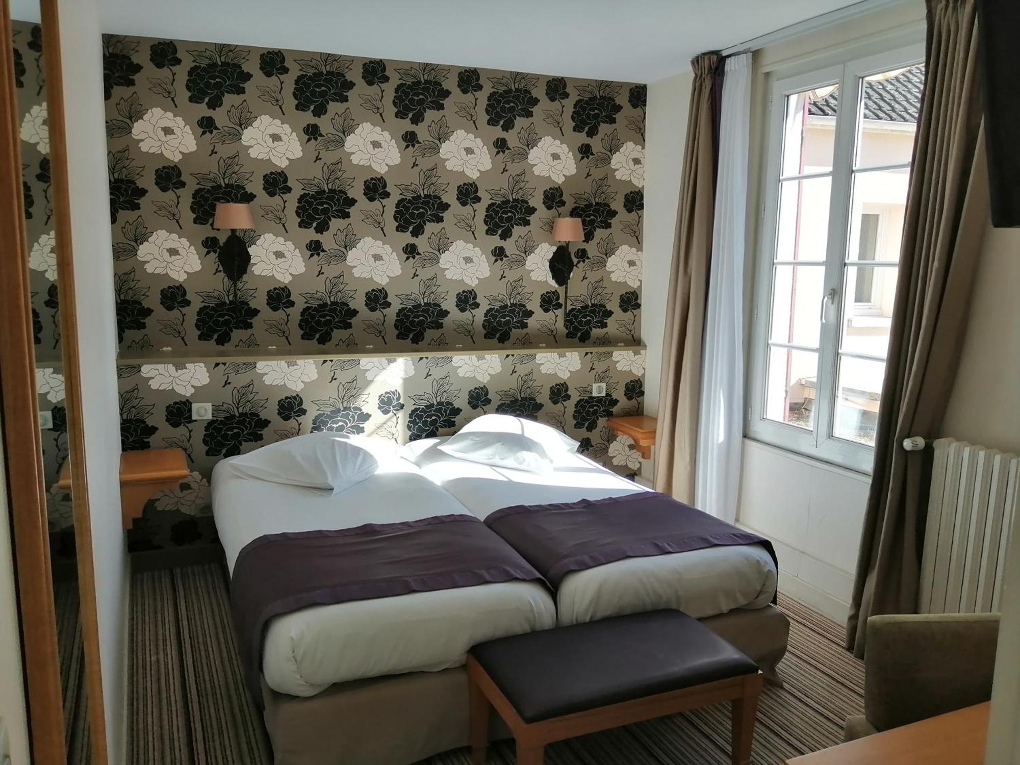 Hotel Les Fleurs Pontaubert ภายนอก รูปภาพ