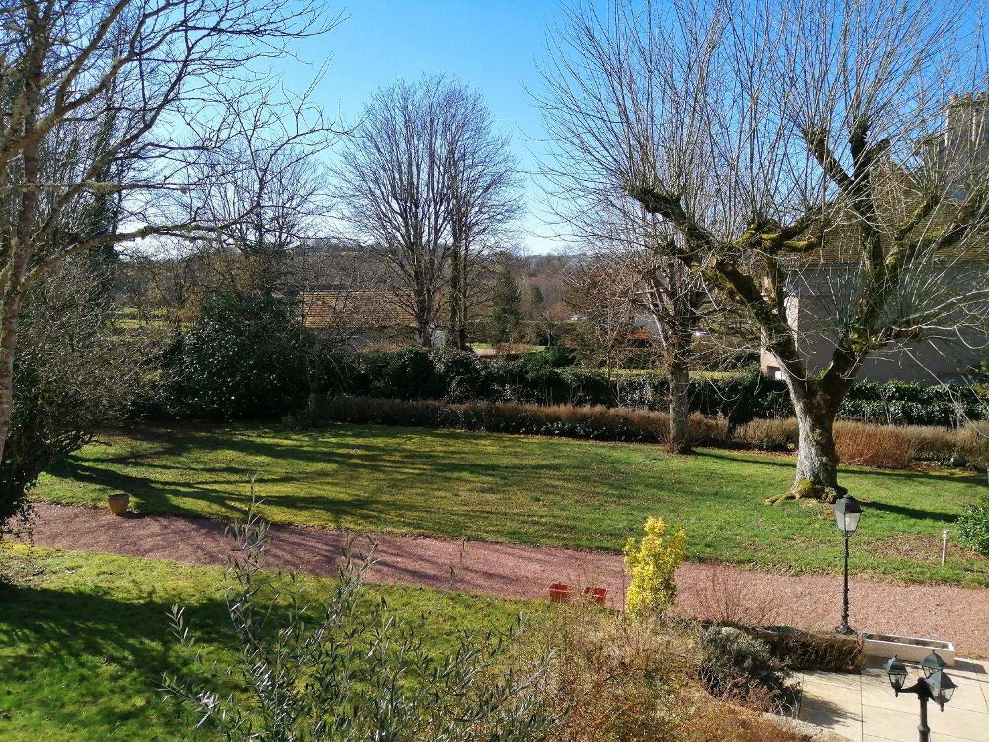 Hotel Les Fleurs Pontaubert ภายนอก รูปภาพ